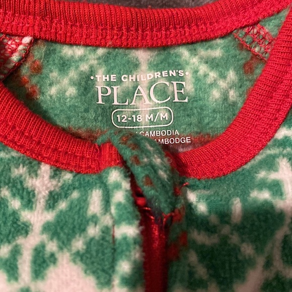 The children’s place Christmas onsie - Picture 4 of 4